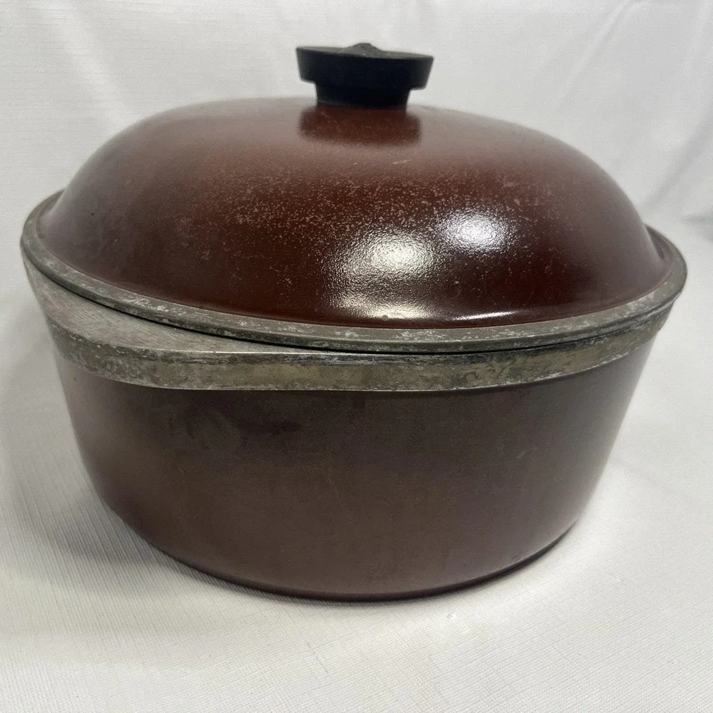 Vintage Club Brown Dutch Oven Large Stock Pot With Lid Cast Aluminum Collectible
